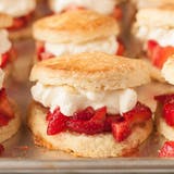 strawberi shortcake for a crowd for a party