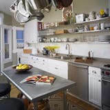 Eklektik kitchen with open shelving