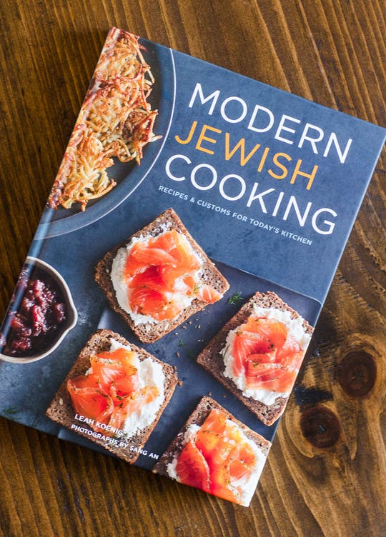 Moderní Jewish Cooking: Recipes & Customs for Today’s Kitchen by Leah Koenig