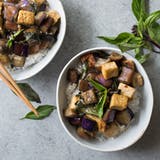 vyprážané Garlic Tofu and Eggplant